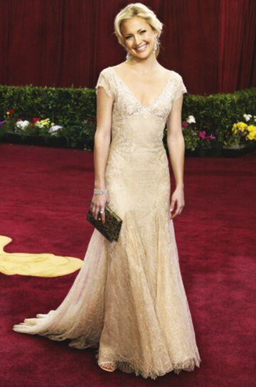 Kate Hudson en los Premios Oscar de 2003, edición a la que acudió como presentadora, con un vestido de Atelier Versace
