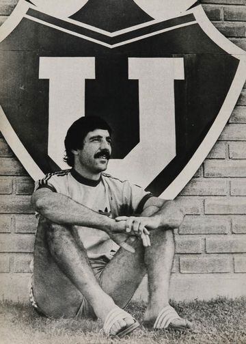 Jorge 'Lulo' Socías (tercero de la fila inferior) fue protagonista en la definición de la Liguilla Pre-Libertadores 1976 ante Palestino. Luego de la expulsión del portero Hugo Carballo, Socías tomó el puesto, y mantuvo el empate que permitió a los azules quedarse con el mini torneo.