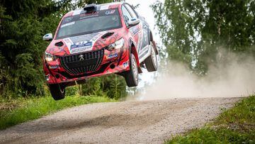 Justus Raikkonen en el Rally de Finlandia.