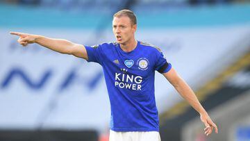 Jonny Evans extends Leicester City contract to 2023