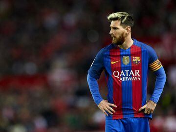Aquí la cifra sube estrepitosamente. Lionel Messi, el astro argentino del Barcelona, tuvo una temporada 2017 con 53 goles y 16 asistencias, lo que le valió un aumento de contrato con los catalanes. Además, Messi recibió el año pasado $27 millones de dólares por parte de Adidas para completar los $80mdd que ganó la campaña anterior.