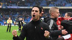 LONDON, ENGLAND - NOVEMBER 06: Arsenal manager Mikel Arteta celebrates after the Premier League match between Chelsea FC and Arsenal FC at Stamford Bridge on November 06, 2022 in London, England. (Photo by Stuart MacFarlane/Arsenal FC via Getty Images)