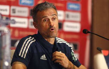 Luis Enrique speaks to the press ahead of Spain's meeting with Ukraine.