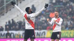 MAR DEL PLATA, ARGENTINA - JULY 24: (R-L) Lucas Beltran of River Plate celebrates with teammate Miguel Borja after scoring the second goal of his team during a match between Aldosivi and River Plate as part of Liga Profesional 2022 at Estadio Jose Maria Minella on July 24, 2022 in Mar del Plata, Argentina. (Photo by Rodrigo Valle/Getty Images)