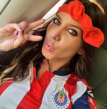 Brenda Flores no esconde su pasión por las Chivas.