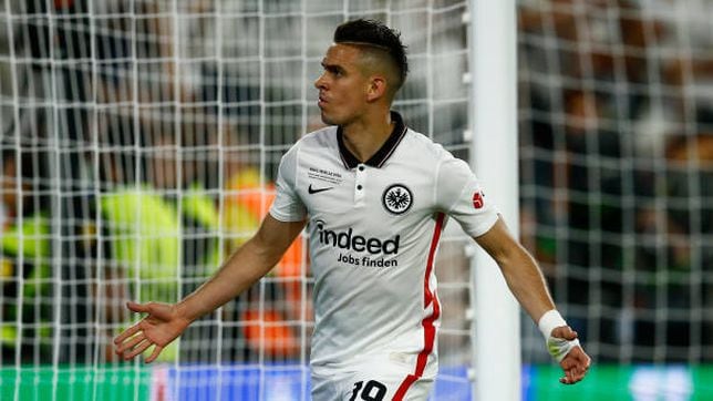 Santos Borré anota en final de Europa League