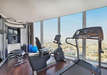 Real Madrid is staying at the luxury JW Marriott Hotel Riyadh which offers modern accommodation. It includes a separate gym, two swimming pools and free Wi-Fi in all areas. 