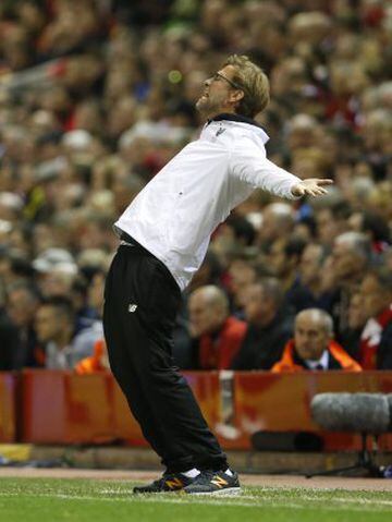 Liverpool 3 - Villarreal 0; the best images from the game