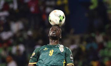 Senegal's forward Mame Biram Diouf heads the ball during the 2017 Africa Cup of Nations group B football match between Tunisia and Senegal in Franceville on January 15, 2017.