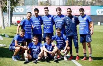 La Selección convocó a ocho futbolistas Sub 20 que han entrenado con la adulta en Santiago, en medio de la preparación para Eliminatorias.