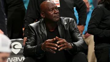 Una vez que se autorice la venta de Michael Jordan, todavía propietario de los Charlotte Hornets, la NBA se quedará sin dueños afroamericanos.