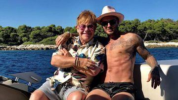Los Beckham celebran sus 25 a&ntilde;os de amistad con Elton John.