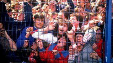El 15 de abril de 1989, el exceso de aforo unido al mal estado del recinto provocaron la muerte de 96 personas, todas ellas aficionadas del Liverpool. Se enfrentaban el Nottingham Forest y los reds en las semifinales de la Copa de Inglaterra.
