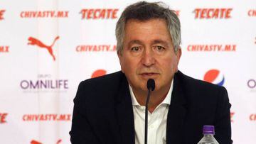 Jorge Vergara deja presidencia de Chivas después de 16 años