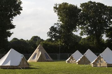 El espectacular camping en Cardiff para los aficionados