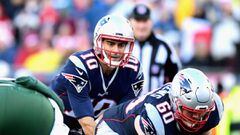 FOXBORO, MA - DECEMBER 24: Jimmy Garoppolo #10 of the New England Patriots prepares to take a snap during the fourth quarter of a game against the New York Jets at Gillette Stadium on December 24, 2016 in Foxboro, Massachusetts.   Billie Weiss/Getty Images/AFP == FOR NEWSPAPERS, INTERNET, TELCOS &amp; TELEVISION USE ONLY ==