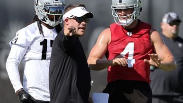 Davante Adams' compares Derek Carr to Aaron Rodgers. Is Carr a