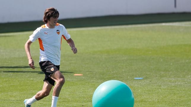 La sonrisa de Bryan vuelve a Mestalla