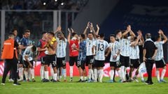 CORDOBA, ARGENTINA - FEBRUARY 01: Angel Di Maria (C) of Argentina celebrates with teammates after winning a match between Argentina and Colombia as part of FIFA World Cup Qatar 2022 Qualifiers at Mario Alberto Kempes Stadium on February 01, 2022 in Cordob