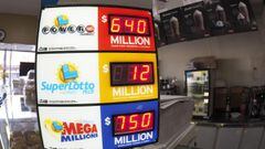 Oakland (United States), 15/01/2021.- A lottery displays the Powerball (Top), Mega Millions (Bottom) multi-state lottery jackpots and a California state jackpot at a donut shop in Oakland, California, USA, 15 January 2021. The Mega Millions jackpot has gr