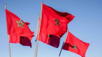 El país de Marruecos está situado al norte de África. Cuenta con una población de 37,34 millones (dato de 2021). Su capital es Rabat y Casablanca su ciudad más poblada. El árabe y el bereber son sus idiomas oficiales. El Dirham marroquí, su moneda.