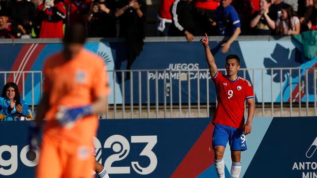 Aravena es héroe ante Uruguay y la Roja avanza en Santiago 2023