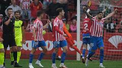 Partido entre Sporting de Gijón y Girona en la temporada 2021-2022 de la Liga Smartbank
