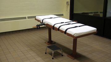 This file photo taken on December 4, 2009 shows the witness room facing the execution chamber of the &quot;death house&quot; at the Southern Ohio Correctional Facility in Lucasville, Ohio. 
