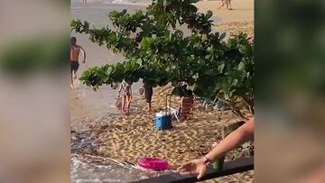 El vídeo del heroico rescate de un surfista a una mujer que se ahogaba