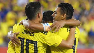 James y Falcao celebran el gol ante Estados Unidos en partido amistoso