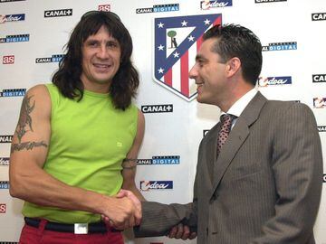 El 13 de julio de 2001 fue presentado como nuevo portero rojiblanco de la mano del director deportivo Paulo Futre. 
 