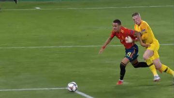 Spain demand penalty and red card for Pickford's challenge on Rodrigo