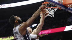 Nov 25, 2016; Auburn Hills, MI, USA; Detroit Pistons center Andre Drummond (0) makes a dunk on Los Angeles Clippers forward Blake Griffin (32) during the fourth quarter at The Palace of Auburn Hills. Pistons win 108-97. Mandatory Credit: Raj Mehta-USA TODAY Sports