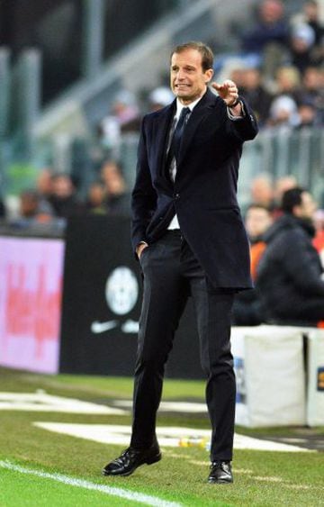 Massimiliano Allegri no encontró respuestas en sus suplentes para dar vuelta el partido.