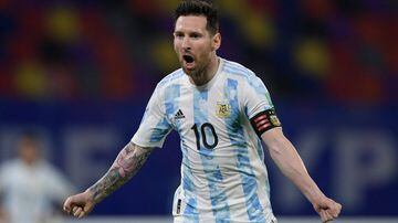 El argentino Lionel Messi con 76 goles en 149 partidos, con un promedio de 0,51.