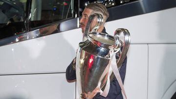 Real Madrid return home with the trophy to celebrate tonight at Cibeles