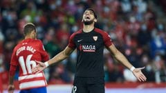 Rafa Mir se lamenta tras fallar un gol, en Granada.