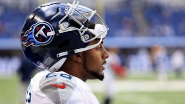 Tennessee Titans face the Indianapolis Colts at Lucas Oil Stadium