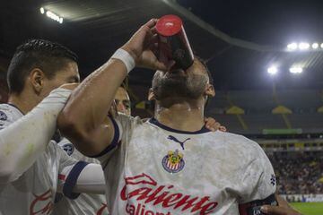 Alexis Vega celebra su gol 2-3 de Guadalajara durante el partido Atlas vs Guadalajara, Correspondiente al "Clasico Tapatio" de la Jornada 13 del Torneo Clausura 2023 de la Liga BBVA MX, en el Estadio Jalisco, el 01 de Abril de 2023.