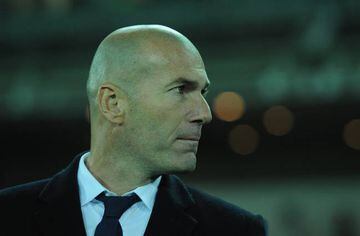 Coach Zinedine Zidane of Real Madrid looks on during the FIFA Club World Cup Japan semi-final match between Club America v Real Madrid
