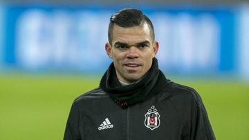 Pepe re-signs with FC Porto