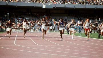 Jim Hines, tercero por la izquierda, en la final de 100 metros en los Juegos de México 1968.