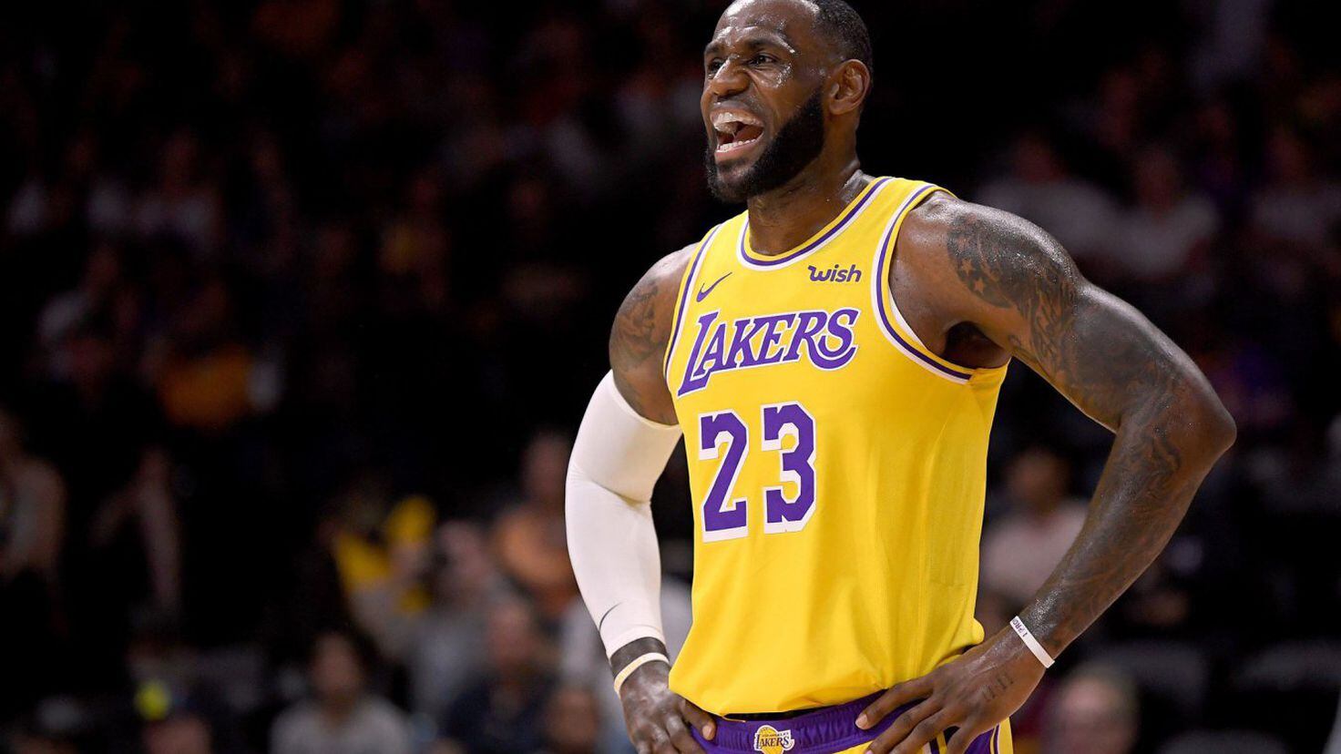 Lebron James 23 Los Angeles Lakers Calendar 2022