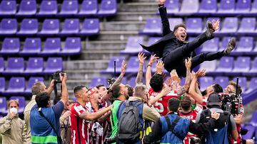 VALLADOLID, SPAIN - MAY 22: Diego Pablo Simeone, head coach  of Atletico de Madrid is thrown by the air after winning LaLiga title at the end of the La Liga Santander match between Real Valladolid CF and Atletico de Madrid at Estadio Municipal Jose Zorrilla on May 22, 2021 in Valladolid, Spain. Sporting stadiums around Spain remain under strict restrictions due to the Coronavirus Pandemic as Government social distancing laws prohibit fans inside venues resulting in games being played behind closed doors (Photo by Pedro Salado/Quality Sport Images/Getty Images)
MANTEO ALEGRIA CELEBRACION CAMPEONES LIGA 2021
PUBLICADA 29/05/21 NA MA12 4COL