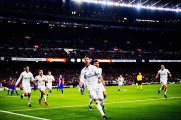Sergio Ramos of Real Madrid is celebrates after scoring the 1:1 goal during the La Liga match between FC Barcelona and Real Madrid CF