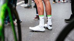 Los calcetines que lleva el Cannondale-Drapac durante el Tour de Francia en su campa&ntilde;a contra el cambio clim&aacute;tico.