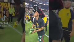 Vídeo: El gran gesto de Uriel Antuna con un niño tras ganar la Copa Oro