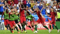 Portugal celebra el gol de &Eacute;der.