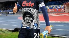 El Napoles estrena la camiseta en honor a Maradona