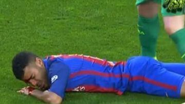 Rafinha suffers nasty gash to the face after being booted by Stegen